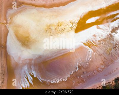 Abstrakte Formen und Muster auf einem Salzsee bei Goyder im Clare Valley in South Australia Stockfoto