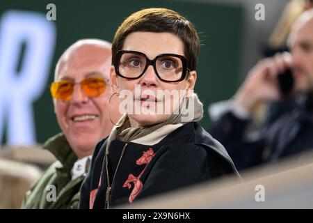 Cristina Cordula und ihr Ehemann Frédéric Cassin nehmen am 1. Juni 2024 an den French Open im Roland Garros 2024 in Paris Teil. Foto: Laurent Zabulon/ABACAPRESS. COM Credit: Abaca Press/Alamy Live News Stockfoto