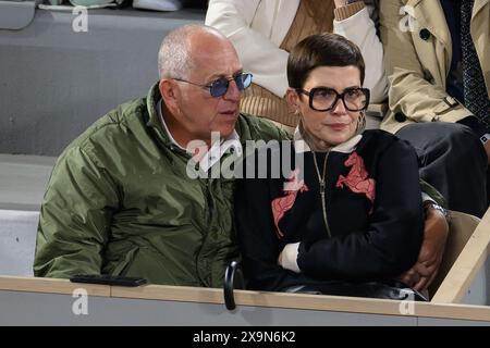 Cristina Cordula und ihr Ehemann Frédéric Cassin nehmen am 1. Juni 2024 an den French Open im Roland Garros 2024 in Paris Teil. Foto: Laurent Zabulon/ABACAPRESS. COM Credit: Abaca Press/Alamy Live News Stockfoto