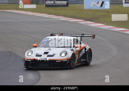 Recardo Bruins (Zwartemeer/NDL) / Steven Cho (Edmonton/CAN) / Jongkyum Kim (Suwon-si/KOR), #60, Porsche 911 GT3 Cup, Team: Hankook Competition (KOR), Motorsport, ADAC Ravenol 24H Rennen Nürnberg, 30.05.2024 - 02.06.2024, Samstag 01.06.2024 Foto: Eibner-Pressefoto/Juergen Augst Stockfoto