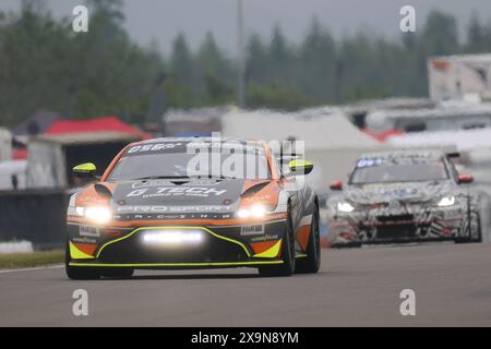 Jasmin Preisig (Herisau/che) / Benjamon Hites (Santiago/CHL) / Christoph Breuer (Nettersheim/DEU) / Reinhold Renger (Rothenburg/DEU), #175, Aston Martin Vantage AMR GT4, Team: PROsport Racing (DEU), Motorsport, ADAC Ravenol 24H Rennen Nürburgring, Nürnberg, 30.05.2024 - 02.06.2024, Samstag 01.06.2024-August-August Stockfoto