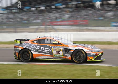 Jasmin Preisig (Herisau/che) / Benjamon Hites (Santiago/CHL) / Christoph Breuer (Nettersheim/DEU) / Reinhold Renger (Rothenburg/DEU), #175, Aston Martin Vantage AMR GT4, Team: PROsport Racing (DEU), Motorsport, ADAC Ravenol 24H Rennen Nürburgring, Nürnberg, 30.05.2024 - 02.06.2024, Samstag 01.06.2024-August-August Stockfoto