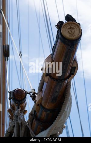 Les voiles d'Antibes 29. Ausgabe, jährliche Zusammenkunft von Vintage-Segelbooten. Port Vauban, Antibes Französische Riviera Stockfoto