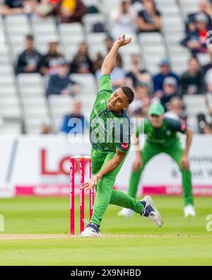 Ben Mike Bowling für Leicestershire im Vitality Blast-Off zwischen Derbyshire Falcons und Leicestershire Foxes Stockfoto