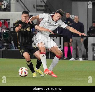 1. Juni 2024: MLS - Major League Soccer - FC Dallas Stürmer Petar Musa und LAFC Verteidiger Sergi Palencia kämpfen um den Ball im Mittelfeld, als LAFC den FC Dallas mit 1:0, BMO Stadium, Los Angeles, CA, USA, besiegte. Juni 2024.Credit Image cr Scott Mitchell/ZUMA Press (Credit Image: © Scott Mitchell/ZUMA Press Wire) NUR REDAKTIONELLE VERWENDUNG! Nicht für kommerzielle ZWECKE! Stockfoto