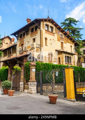 Villino delle Fate (Fairy Cottage) im Stadtteil Coppedè, ein Komplex von Gebäuden im Liberty-Stil im Stadtteil Triest, erbaut zwischen 1915 und 1927 in Rom, Italien Stockfoto