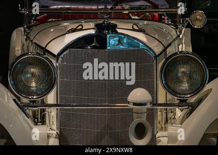 Mercedes Benz 26/120/180 PS Typ S Tourenwagen (1928). Mercedes Benz Museum, Mercedes-Benz World in Stuttgart, Baden-Württemberg, Deutschland, Europa Stockfoto