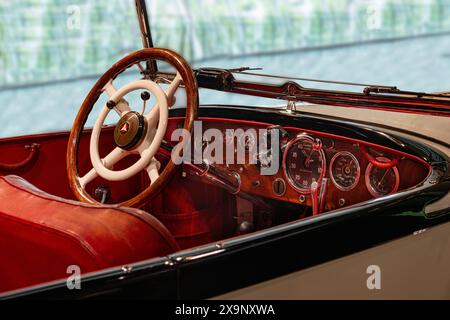 Mercedes Benz 26/120/180 PS Typ S Tourenwagen (1928). Mercedes Benz Museum, Mercedes-Benz World in Stuttgart, Baden-Württemberg, Deutschland, Europa Stockfoto