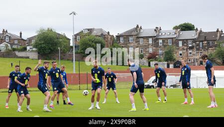 Schottische Spieler während eines Trainings in Lesser Hampden, Glasgow. Bilddatum: Sonntag, 2. Juni 2024. Stockfoto