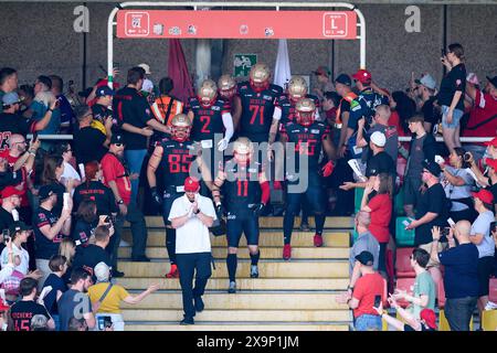 Berlin Thunder Spielereinlauf, DE, Berlin Thunder vs. Prague Lions, American Football, Saison 2024, European League of Football, elf, Woche 2, 02.06.2024, Foto: Eibner-Pressefoto/ Claudius Rauch Stockfoto