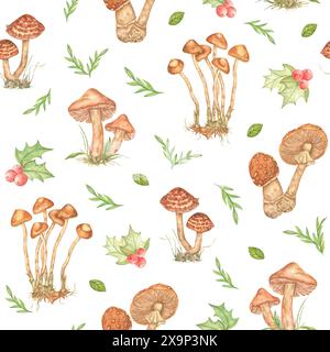 Aquarellmuster mit wilden Pilzen, Blättern und Beeren, helles nahtloses Ornament auf weißem Hintergrund. Design für Verpackungspapier, Stoff, Umschlag, Stockfoto