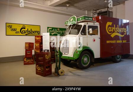 KOPENHAGEN, DÄNEMARK - 29. OKTOBER 2014: Morris J-Type im Kopenhagener Carlsberg Museum liefert Bier Stockfoto