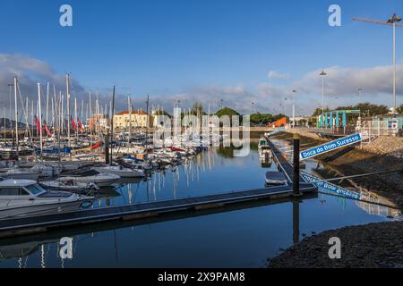 Lissabon, Belem, Portugal - 14. Oktober 2023 - Doca do BOM Sucesso Marina Stockfoto