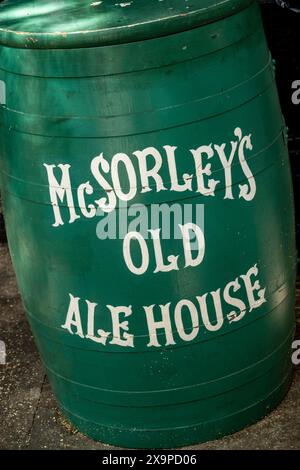 McSorley's Old Ale House ist die älteste Bar in New York City, USA 2024 Stockfoto