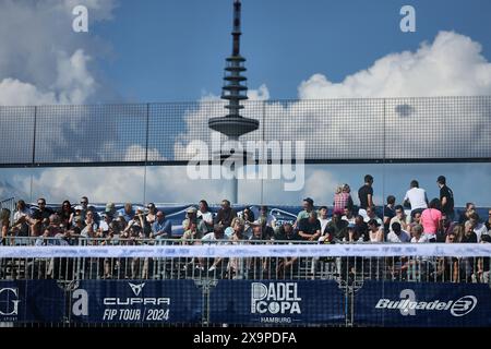 Hamburg, Hamburg, Deutschland. Juni 2024. Impressionen feiern den Sieg beim FIP RISE HAMBURG - Padel-Tennis in Hamburg (Credit Image: © Mathias Schulz/ZUMA Press Wire) NUR REDAKTIONELLE VERWENDUNG! Nicht für kommerzielle ZWECKE! Stockfoto