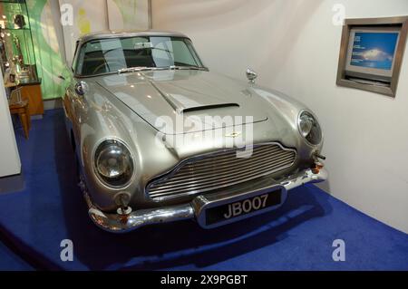 James Bond 007 Aston Martin DB5 bei Jersey Goldsmiths Stockfoto