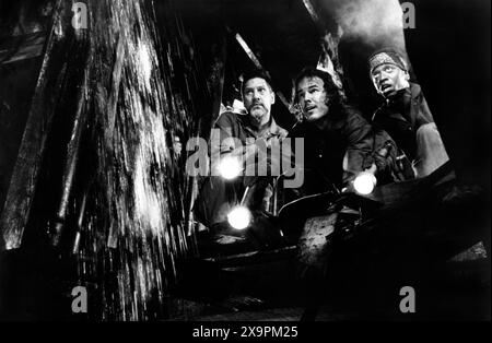 Stephen Macht, Andrew Divoff, Jimmy Woodard, am Set des Films „Stephen King's Graveyard Shift“, Paramount Pictures, 1990 Stockfoto