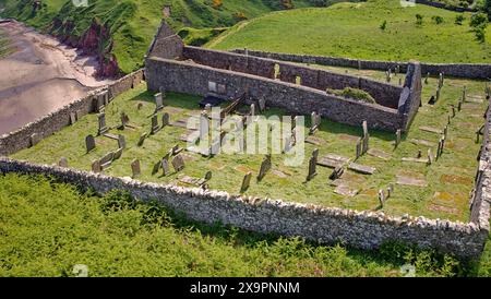 St. John's Church & Kirkyard Gardenstown Aberdeenshire die Ruinen der Kirche und der Friedhof Stockfoto