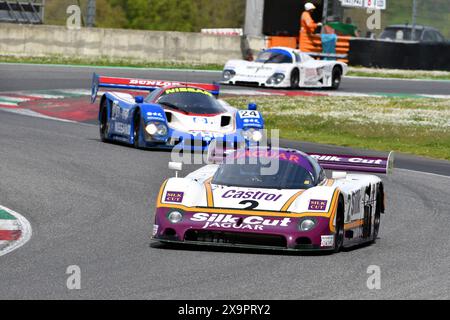 Scarperia, 5. April 2024: Jaguar XJR-9 Gruppe C Jahr 1988 in Aktion während des Mugello Classic 2024 auf dem Mugello Circuit in Italien. Stockfoto