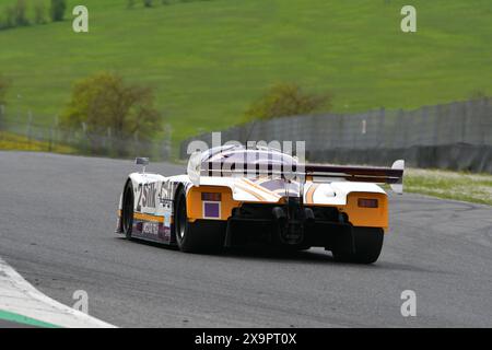 Scarperia, 5. April 2024: Jaguar XJR-9 Gruppe C Jahr 1988 in Aktion während des Mugello Classic 2024 auf dem Mugello Circuit in Italien. Stockfoto