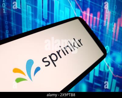 Konskie, Polen - 29. Mai 2024: Das Firmenlogo von Sprinklr wird auf dem Mobiltelefon angezeigt Stockfoto