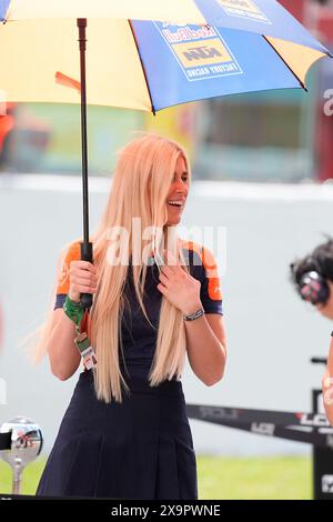 Mugello, Italien. Juni 2024. 02.06.2024, Autodromo Internazionale del Mugello, Mugello, MotoGP Grand Prix 2024, im Bild Grid Girls in Mugello. Quelle: dpa/Alamy Live News Stockfoto