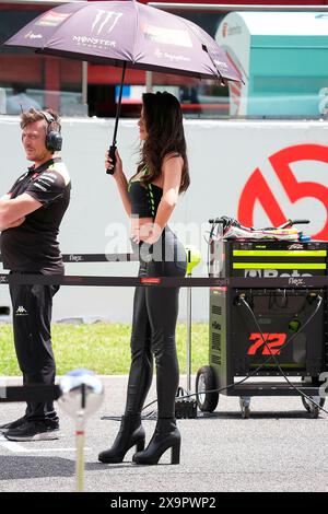 Mugello, Italien. Juni 2024. 02.06.2024, Autodromo Internazionale del Mugello, Mugello, MotoGP Grand Prix 2024, im Bild Grid Girls in Mugello. Quelle: dpa/Alamy Live News Stockfoto