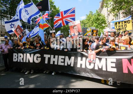 London, Großbritannien. Juni 2024. Menschen, die Israel unterstützen, nehmen am „United We Bring Them Home“-Marsch von Lincoln's Inn Fields zur Downing Street Teil. Quelle: Matthew Chattle/Alamy Live News Stockfoto