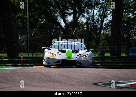 Imola, Italien. Juni 2024. Lmaborghini Huracàn evo 2 des Imperial Sport Car Service Teams, das von Denes Philippe und Bartholomew Jack gefahren wird, tritt beim ersten Rennen des Campionato Italianao Gran Turismo Sprint GT3 auf der Enzo e Dino Ferrari International Racetrack an. (Foto: Luca Martini/SOPA Images/SIPA USA) Credit: SIPA USA/Alamy Live News Stockfoto