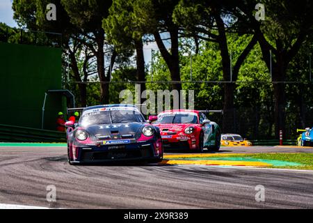 Imola, Italien. Juni 2024. Der australische Fahrer Hall Bayley des BeDriver Teams tritt beim ersten Rennen des Porsche Carrera Cup Italia auf der Enzo e Dino Ferrari International Racetrack an. (Foto: Luca Martini/SOPA Images/SIPA USA) Credit: SIPA USA/Alamy Live News Stockfoto