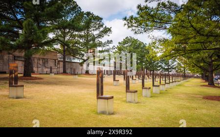 Oklahoma City, Oklahoma USA - 17. März 2017: Field of Leere Stühle im Oklahoma City National Memorial zu Ehren der Opfer, Überlebenden, Retter, Stockfoto