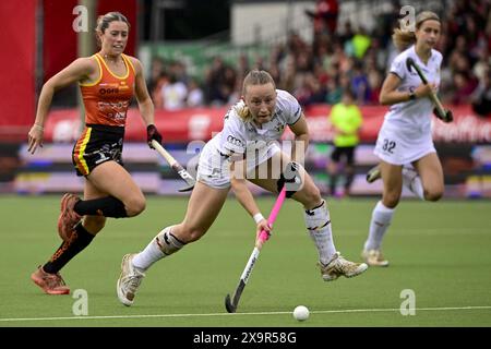 Antwerpen, Belgien. Juni 2024. Die Belgierin Charlotte Englebert wurde während eines Eishockeyspiels zwischen Australien und der belgischen Nationalmannschaft Red Panthers im Spiel 12/16 in der Gruppenphase der FIH Pro League 2024 am Sonntag, den 2. Juni 2024, in Antwerpen gezeigt. BELGA FOTO DIRK WAEM Credit: Belga News Agency/Alamy Live News Stockfoto