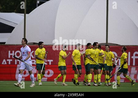 Antwerpen, Belgien. Juni 2024. Australiens Spieler feiern nach einem Hockeyspiel zwischen der belgischen Nationalmannschaft Red Lions und Australien, Match 12/16 in der Gruppenphase der FIH Pro League 2024 der Männer, Sonntag, den 2. Juni 2024, in Antwerpen. BELGA FOTO DIRK WAEM Credit: Belga News Agency/Alamy Live News Stockfoto