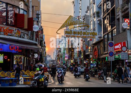 Die Verkehrs- und Motorradfahrt in der Stadt Saigon in Vietnam Stockfoto