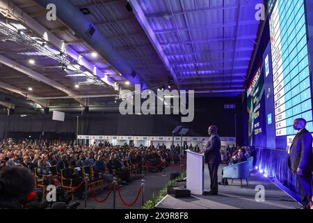 Midrand, Südafrika. Juni 2024. Der südafrikanische Präsident Cyril Ramaphosa spricht an die Nation, nachdem er die Ergebnisse der südafrikanischen Nationalwahlen 2024 während des Wahlausschusses Südafrikas (IEC) bekanntgegeben hatte, in dem die Ergebnisse der Nationalwahlen 2024 für Südafrika bekannt gegeben wurden. Der ANC, das langjährige Regierungsorgan in Südafrika, verlor zum ersten Mal seit Beginn der Demokratie vor 30 Jahren im Jahr 1994 seine absolute Mehrheit im Land. Quelle: UPI/Alamy Live News Stockfoto