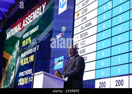 Midrand, Südafrika. Juni 2024. Der südafrikanische Präsident Cyril Ramaphosa spricht an die Nation, nachdem er die Ergebnisse der südafrikanischen Nationalwahlen 2024 während des Wahlausschusses Südafrikas (IEC) bekanntgegeben hatte, in dem die Ergebnisse der Nationalwahlen 2024 für Südafrika bekannt gegeben wurden. Der ANC, das langjährige Regierungsorgan in Südafrika, verlor zum ersten Mal seit Beginn der Demokratie vor 30 Jahren im Jahr 1994 seine absolute Mehrheit im Land. Quelle: UPI/Alamy Live News Stockfoto