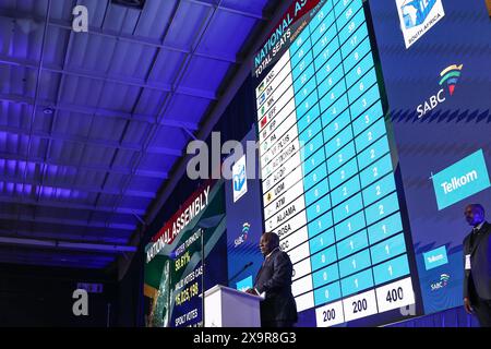 Midrand, Südafrika. Juni 2024. Der südafrikanische Präsident Cyril Ramaphosa spricht an die Nation, nachdem er die Ergebnisse der südafrikanischen Nationalwahlen 2024 während des Wahlausschusses Südafrikas (IEC) bekanntgegeben hatte, in dem die Ergebnisse der Nationalwahlen 2024 für Südafrika bekannt gegeben wurden. Der ANC, das langjährige Regierungsorgan in Südafrika, verlor zum ersten Mal seit Beginn der Demokratie vor 30 Jahren im Jahr 1994 seine absolute Mehrheit im Land. Quelle: UPI/Alamy Live News Stockfoto