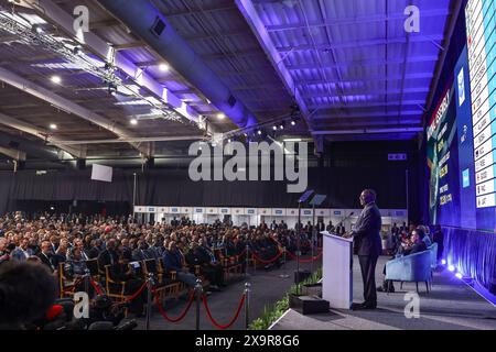 Midrand, Südafrika. Juni 2024. Der südafrikanische Präsident Cyril Ramaphosa spricht an die Nation, nachdem er die Ergebnisse der südafrikanischen Nationalwahlen 2024 während des Wahlausschusses Südafrikas (IEC) bekanntgegeben hatte, in dem die Ergebnisse der Nationalwahlen 2024 für Südafrika bekannt gegeben wurden. Der ANC, das langjährige Regierungsorgan in Südafrika, verlor zum ersten Mal seit Beginn der Demokratie vor 30 Jahren im Jahr 1994 seine absolute Mehrheit im Land. Quelle: UPI/Alamy Live News Stockfoto