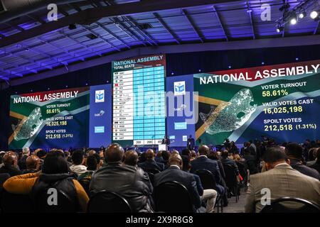 Midrand, Südafrika. Juni 2024. Der südafrikanische Präsident Cyril Ramaphosa spricht an die Nation, nachdem er die Ergebnisse der südafrikanischen Nationalwahlen 2024 während des Wahlausschusses Südafrikas (IEC) bekanntgegeben hatte, in dem die Ergebnisse der Nationalwahlen 2024 für Südafrika bekannt gegeben wurden. Quelle: UPI/Alamy Live News Stockfoto