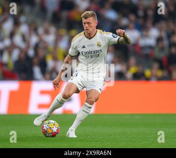 London, Großbritannien. 1. Juni 2024 - Borussia Dortmund gegen Real Madrid - UEFA Champions League-Finale - Toni Kroos von Wembley Real Madrid im Kampf gegen Borussia Dortmund. Bild : Mark Pain / Alamy Live News Stockfoto