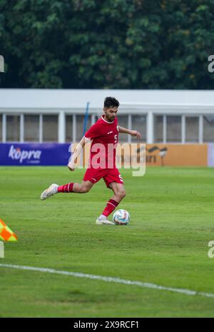 Jakarta, Indonesien, 02. Juni 2024 SANDY HENNY WALSH Passing Ball während des TRAININGS-SPIELS Indonesia vs. Tansania im Madya Stadium (Stadion Madya) am 02. Juni 2024 in Jakarta Indonesien, Credit Shaquille Fabri/Alamy Stockfoto