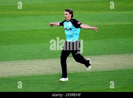 Tom Curran von Surrey feiert den Sieg über Sean Dickson von Somerset während des Spiels Vitality Blast T20 im Kia Oval, London. Bilddatum: Sonntag, 2. Juni 2024. Stockfoto