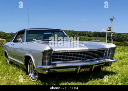 1965 Buick Riveria bei Hanley Farm Car Meet. Stockfoto