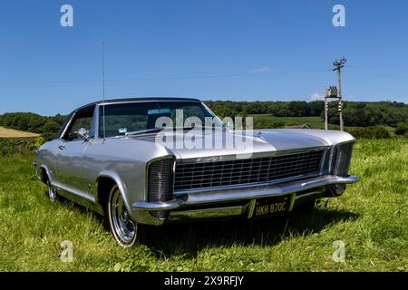 1965 Buick Riveria bei Hanley Farm Car Meet. Stockfoto