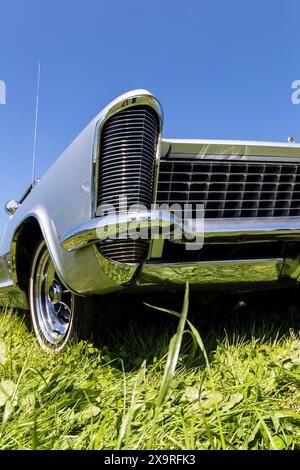 1965 Buick Riveria bei Hanley Farm Car Meet. Stockfoto