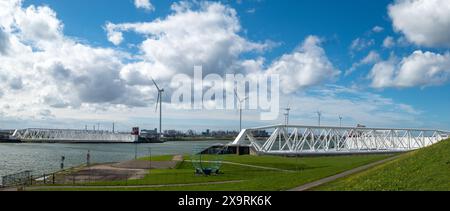 Die berühmte Maeslantkering, Flutwand, in Hoek van Holland, Niederlande Stockfoto