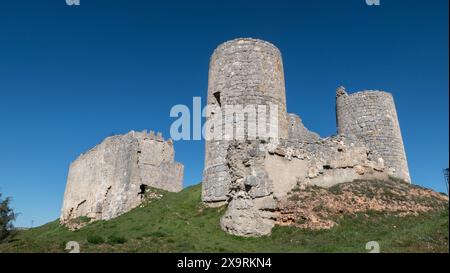 Ruine der Burg bei Bocigas de Perales, Dorf in Sapin Stockfoto