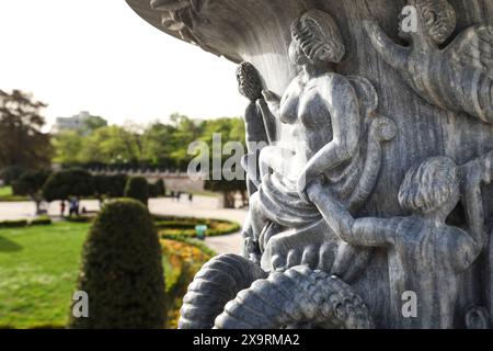 Architektonische Details von Fuente de la Concha im Parterre-Garten in Madrid Stockfoto