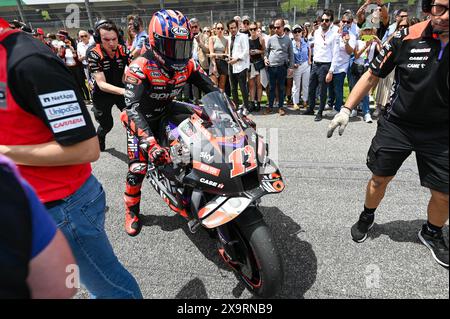 Mugello, Italien. Juni 2024. Maverick Vinales Spanisch Aprilia Racing Aprilia Porträt auf der Startaufstellung während Gran Premio dÂ&#x80;&#x99;Italia Brembo - Rennen, MotoGP-Weltmeisterschaft in Mugello, Italien, 02. Juni 2024 Credit: Independent Photo Agency/Alamy Live News Stockfoto