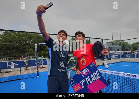 Hamburg, Hamburg, Deutschland. Juni 2024. Pau MIANO ORTINEZ (ESP), Jaume ROMERA BARCELO (ESP) feiern den 2. Platz beim FIP RISE HAMBURG - Padel-Tennis in Hamburg (Credit Image: © Mathias Schulz/ZUMA Press Wire) NUR REDAKTIONELLE VERWENDUNG! Nicht für kommerzielle ZWECKE! Stockfoto